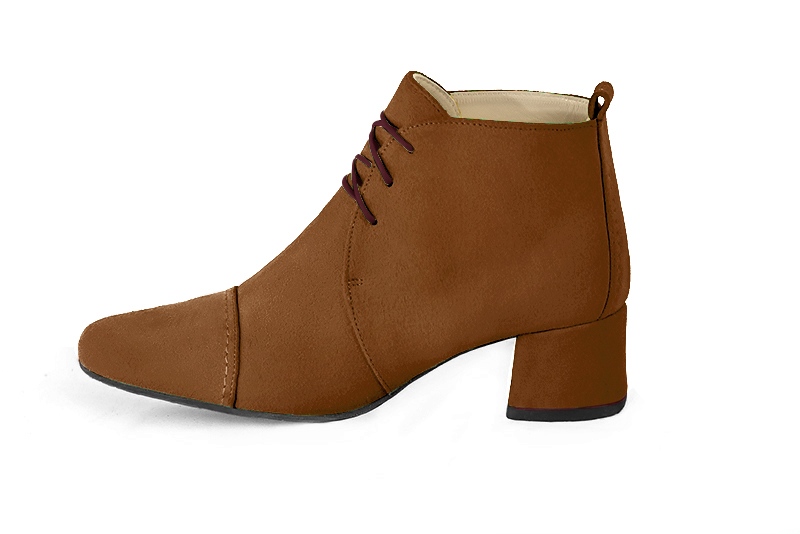 Caramel brown women's ankle boots with laces at the front. Round toe. Low flare heels. Profile view - Florence KOOIJMAN